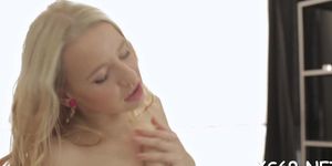 Nude ariadna demonstrates oral skills