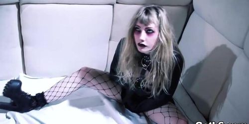 Goth nympho Ivy Wolfe went crazy for Owens cock