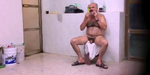 Str8 spy pakistani daddy in public bath