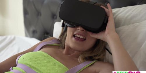 Teen stepsister Kyler Quinn interrupted bros VR game to have fun herself