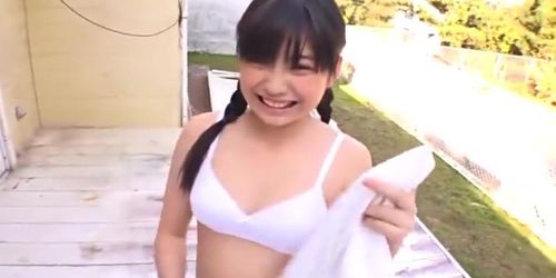 Japanese Cute Idolstar, Bloomer pulling the shirt to hide