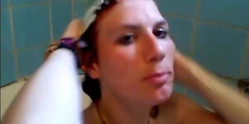 Claudia Odenweller in der Wanne