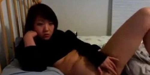 Asian hot babe masturbates for the cam