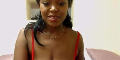 Sexy Cam Ebony Babe flashes nipple