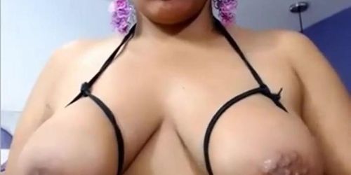 Big nippples and some lactation on cam