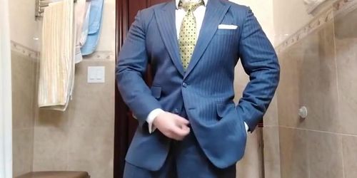 Str8 daddy jerking off in suit