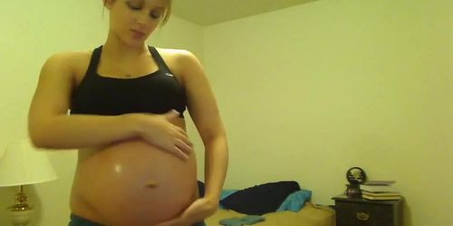 Pregnnt Tori Taylor Blue Shorts