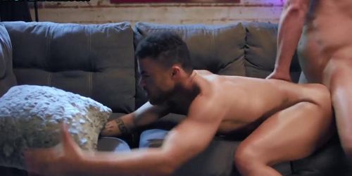 Bottom stud barebacked by tattooed muscled BF till cumshot