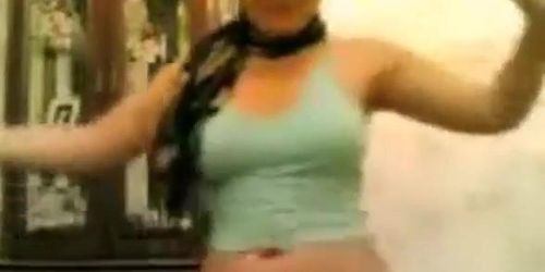 SEXY ARAB GIRL DANCING