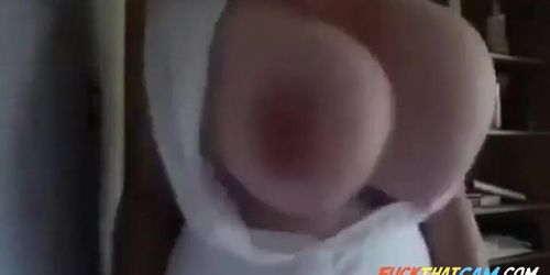 Huge Natural Tits Mature Webcam Show