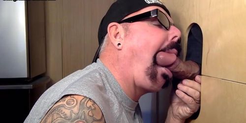 Cocksucking amateur DILF enjoy deepthroating from gloryhole