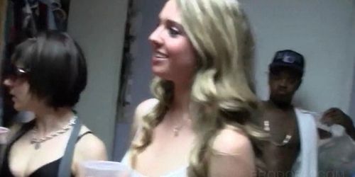 Drunk college babes get slutty at orgy party