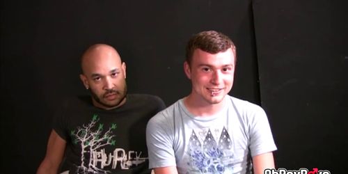 Two amateur gay otters play a filthy sex game in bed