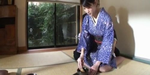 NAughty Asian babe Suzuki Chao loses kimono before suck