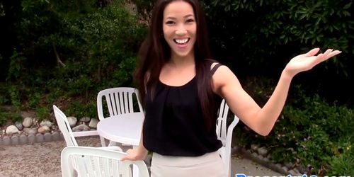 Asian realtor deepthroating new tenant outdoor