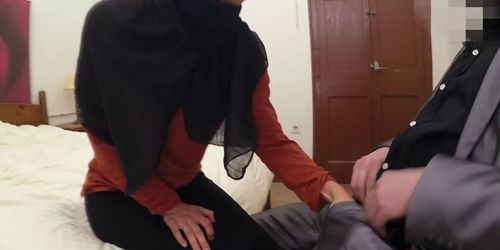 Arab lady with hijab gives head to a guy with a huge co