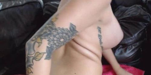 Tattooed Busty Babe Masturbates On Cam