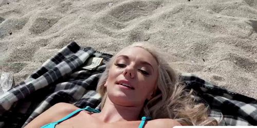 Gorgeous babe Molly Mae fucks a stranger in the beach