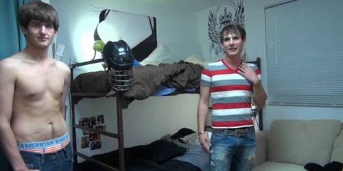 Handsome gays like it in a group