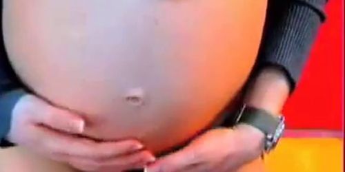 blonde preggo girl in webcam