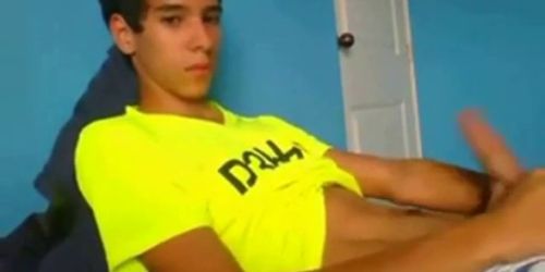 Latino Twink Shows Off When Jerking