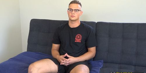 Buff stud lets out his big cock and jerks off on screen