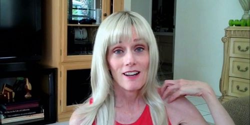 Blonde Amateur Grandma Talks Sex And More