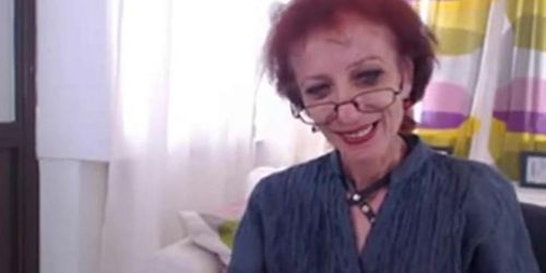 Skinny Granny In Webcam Show Her pussy