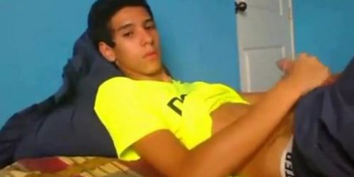 Latino Twink Shows Off When Jerking