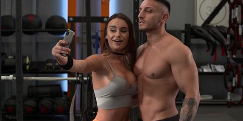 Fitness babe Lana Roy refuses not to get FUCKED