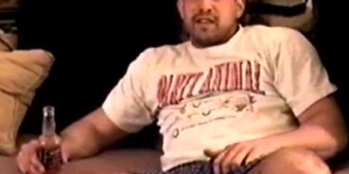 Funny solo jock jerking off in homemade gold