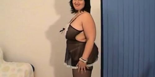 bbw with big tits in room