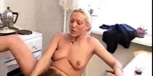 Mature lady eating Cum