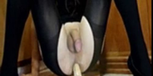 Amateur Crossdresser - Deibly prostate milking no hands