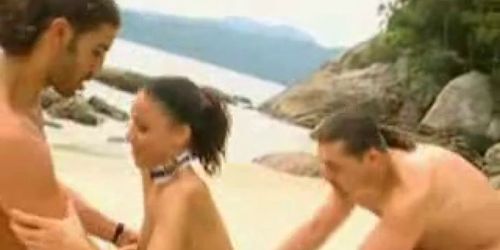 Gigis - 3some Teen at the beach