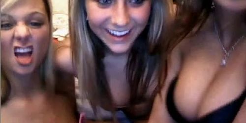 Webcamz Archive - 3 Girls 18yo Teasing Each Other