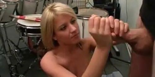 Teen Blonde Gives Hot Handjob and Get Cum on her Face