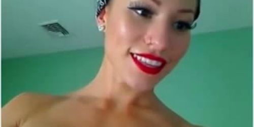 Sexy brunette teen live on webcam
