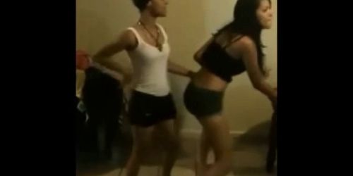 Chicas Metiendole Heavy Al Perreo Intenso (2 Putas)