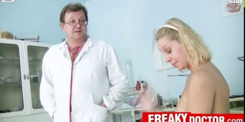 Hairy pussy blonde used by freaky doctor