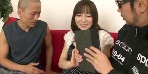 Hitomi Fujihara gives two horny guys reading lessons