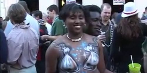 Chicks flash tits for beads at Mardi Gras