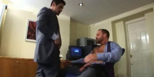 Tengo trabajo, no me esperes (office)