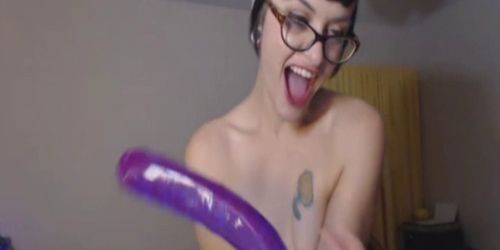 Hipster Chick With Perfect Ass Fucks Her Holes And Deep