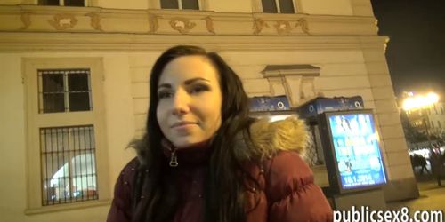 Pretty amateur Eurobabe screwed in exchange for money