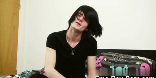 Emoboy fucked by tranny Hot dutch emo boy Aiden flew in