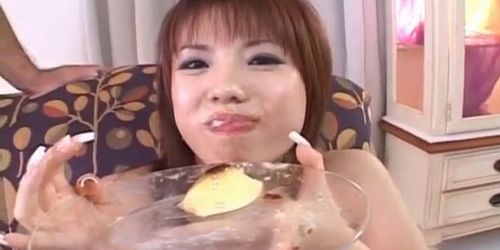 Mei Amasaki busty eats sperm