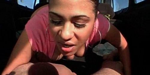 Squirting slut gets pussy licked in close-up