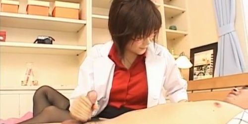 Kasumi Uehara kinky doctor strokes penis