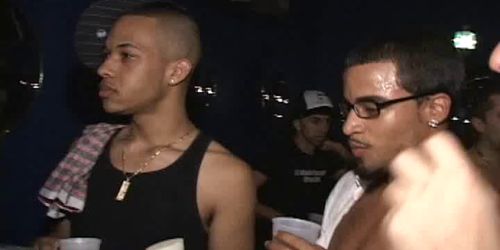 Massive hunk gives a crazy fuck